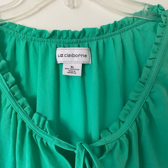 🌸Beautiful summer green sleeveless top - Picture 3 of 5